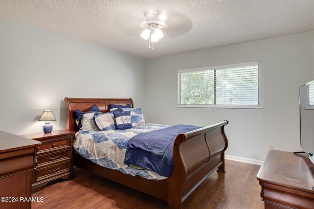 303 Plaza Village Drive, Lafayette, LA 70506