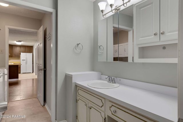 303 Plaza Village Drive, Lafayette, LA 70506