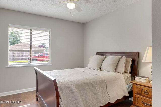 303 Plaza Village Drive, Lafayette, LA 70506
