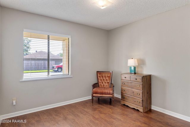 303 Plaza Village Drive, Lafayette, LA 70506