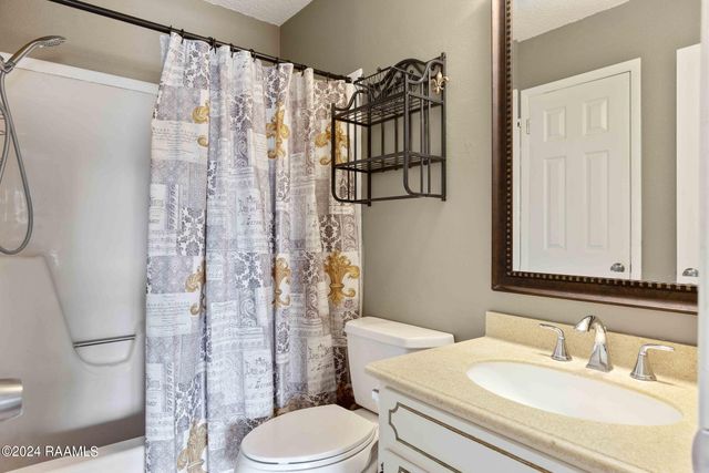 303 Plaza Village Drive, Lafayette, LA 70506