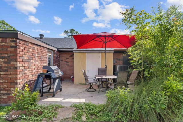 303 Plaza Village Drive, Lafayette, LA 70506