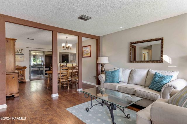 303 Plaza Village Drive, Lafayette, LA 70506