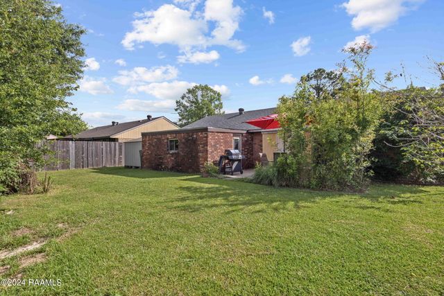 303 Plaza Village Drive, Lafayette, LA 70506