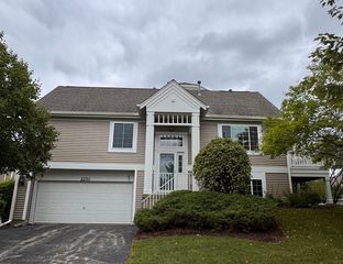 2270 Twilight Drive 2270, Aurora, IL 60503