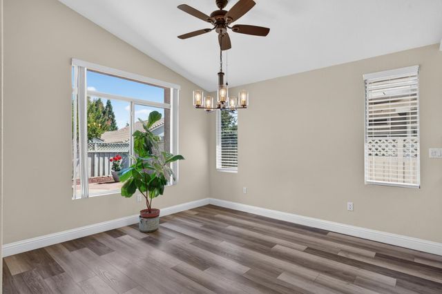5297 Dreamgarden Loop, Roseville, CA 95747