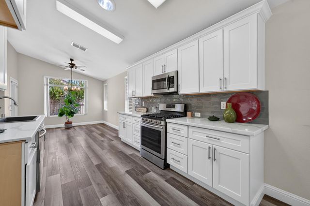 5297 Dreamgarden Loop, Roseville, CA 95747