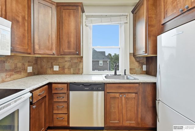 3606 Davenport Street, Omaha, NE 68131
