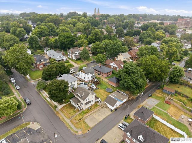3606 Davenport Street, Omaha, NE 68131