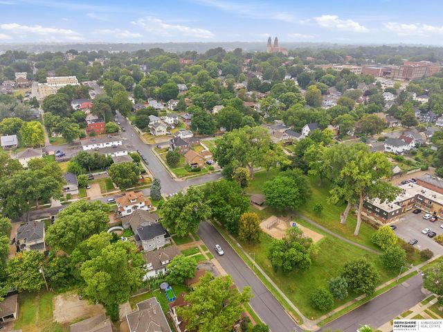 3606 Davenport Street, Omaha, NE 68131
