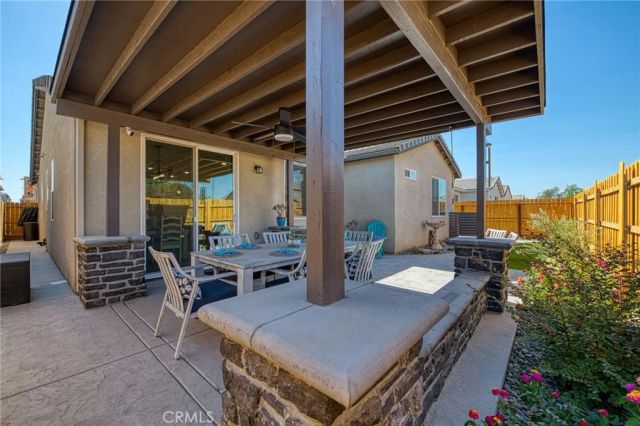 1523 Bloom Ln, Clovis, CA 93619