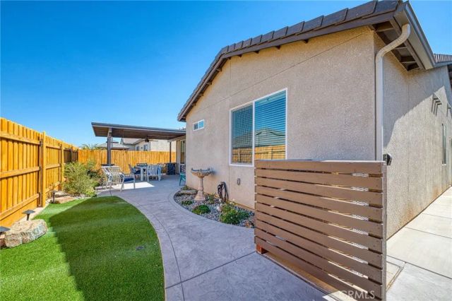1523 Bloom Ln, Clovis, CA 93619