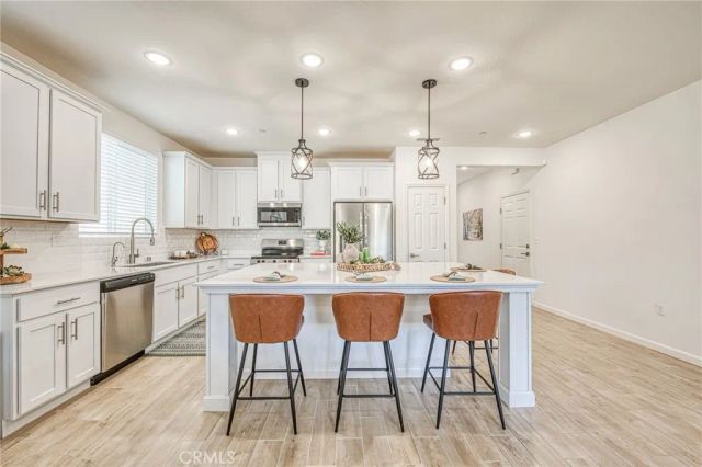 1523 Bloom Ln, Clovis, CA 93619