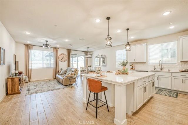1523 Bloom Ln, Clovis, CA 93619