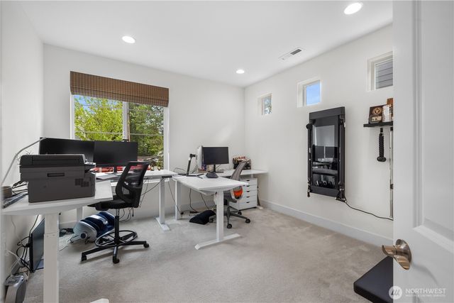 20818 54th Avenue W, Lynnwood, WA 98036