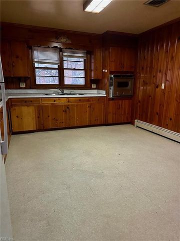 708 Maryland AVE, Suffolk, VA 23434