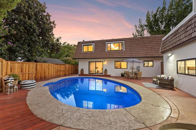 1018 Ovejas Ave, Davis, CA 95616