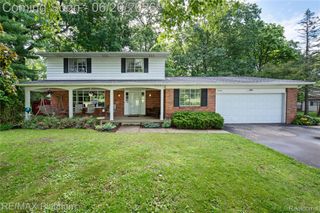 9460 Deer Park Court, Tyrone Township, MI 48430