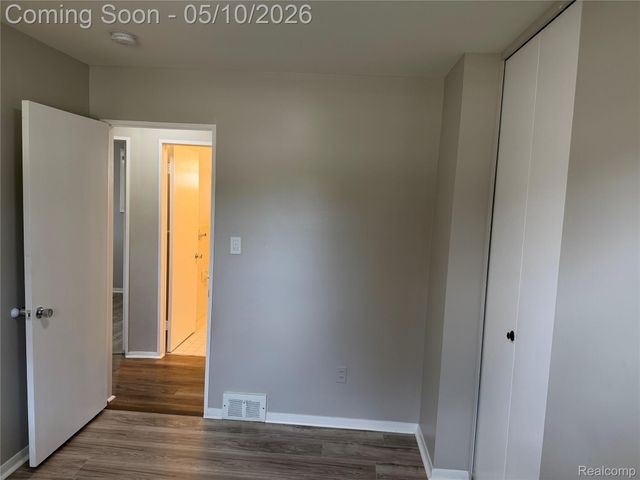 9001 Shannon Drive, Sterling Heights, MI 48314
