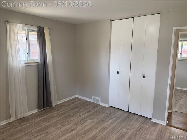 9001 Shannon Drive, Sterling Heights, MI 48314