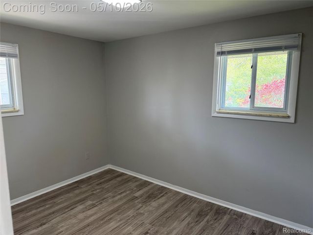 9001 Shannon Drive, Sterling Heights, MI 48314