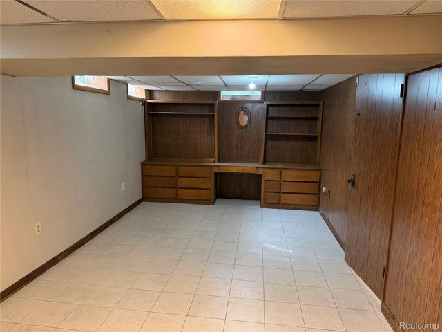 9001 Shannon Drive, Sterling Heights, MI 48314