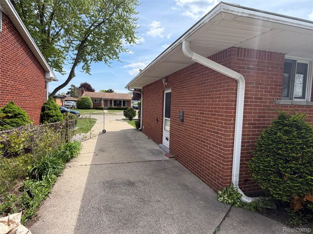 9001 Shannon Drive, Sterling Heights, MI 48314