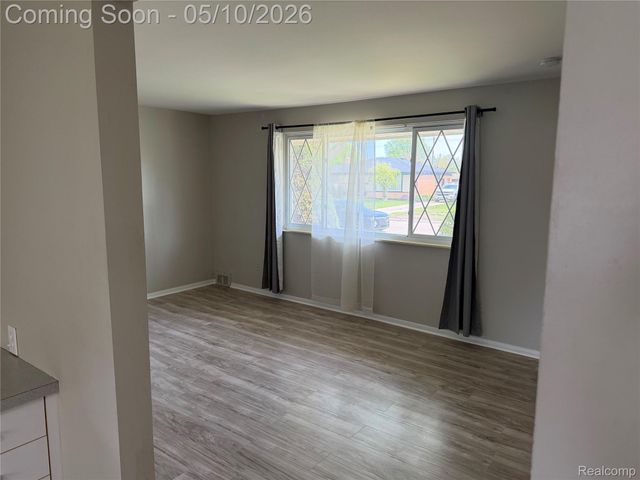 9001 Shannon Drive, Sterling Heights, MI 48314