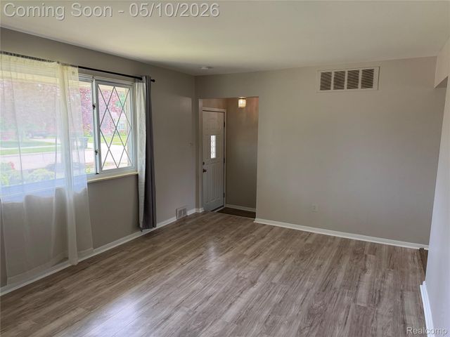 9001 Shannon Drive, Sterling Heights, MI 48314