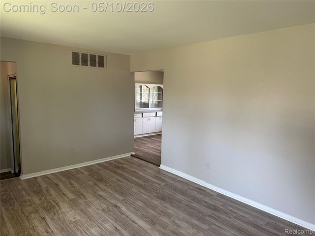 9001 Shannon Drive, Sterling Heights, MI 48314