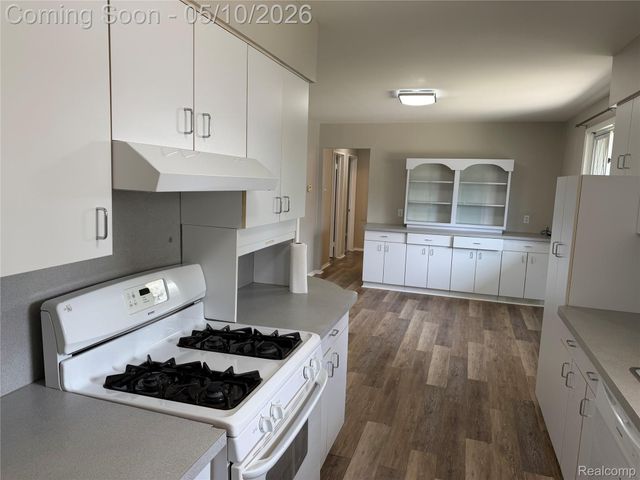 9001 Shannon Drive, Sterling Heights, MI 48314