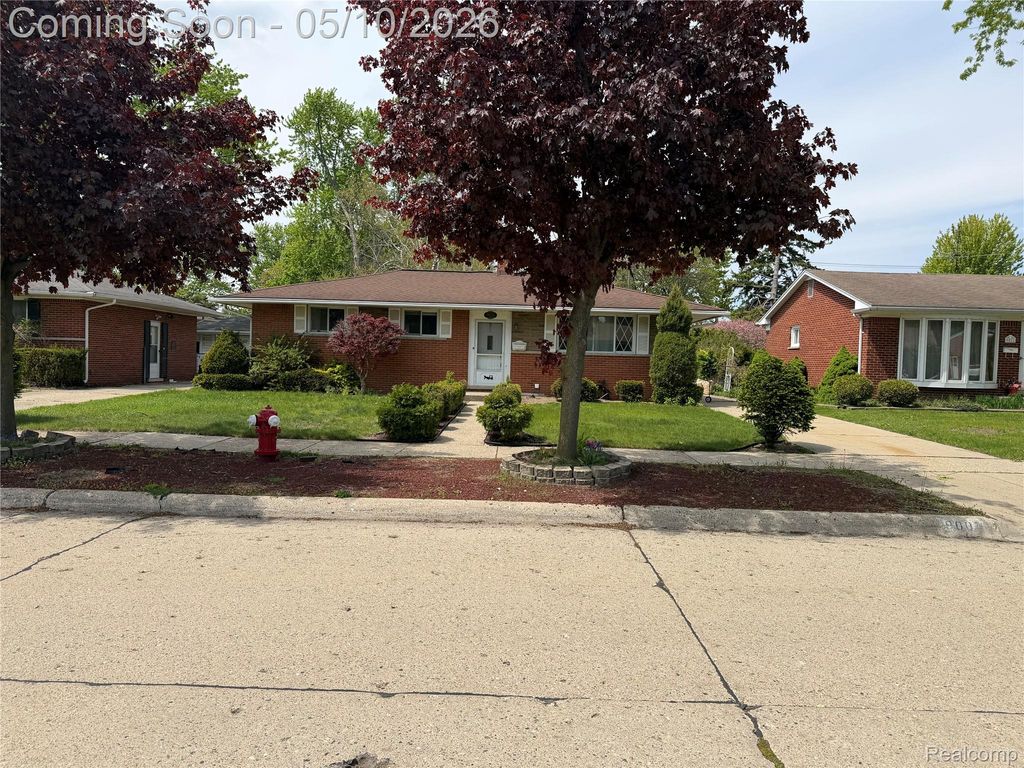 9001 Shannon Drive, Sterling Heights, MI 48314