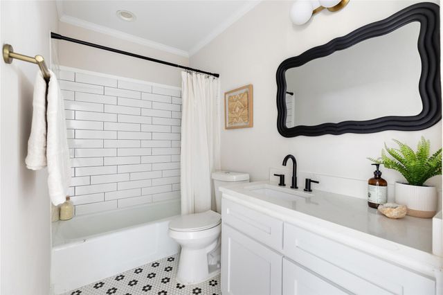 2301 Village CIR, Austin, TX 78745