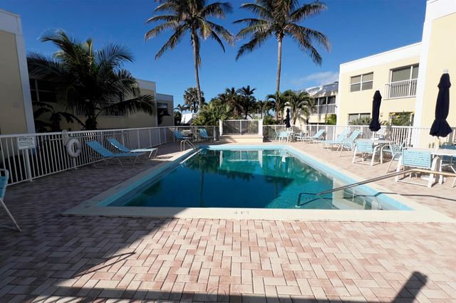 3541 NE Ocean Boulevard NE 15, Jensen Beach, FL 34957