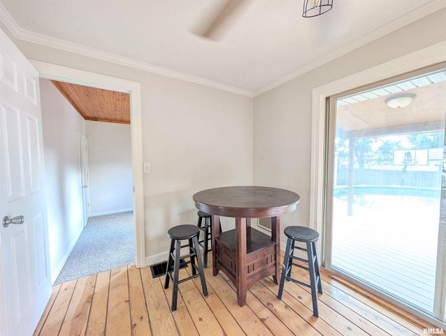104 MEADOWVIEW Lane, Washington, IL 61571