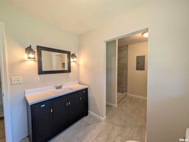 104 MEADOWVIEW Lane, Washington, IL 61571