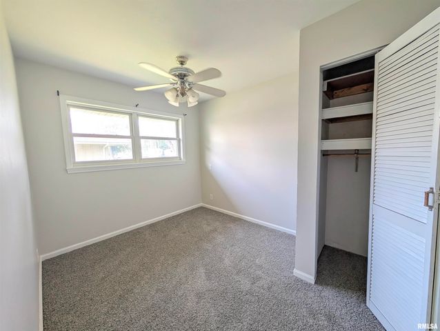 104 MEADOWVIEW Lane, Washington, IL 61571