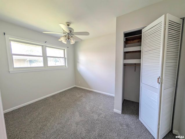 104 MEADOWVIEW Lane, Washington, IL 61571
