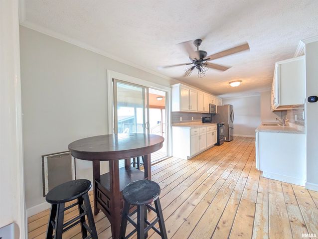 104 MEADOWVIEW Lane, Washington, IL 61571