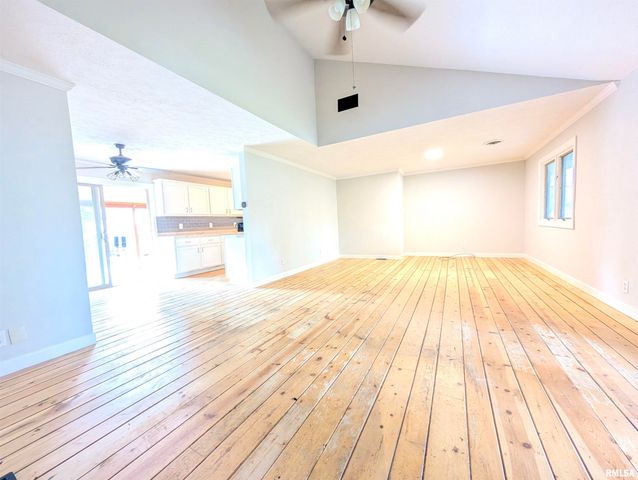 104 MEADOWVIEW Lane, Washington, IL 61571