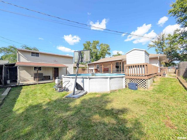 104 MEADOWVIEW Lane, Washington, IL 61571