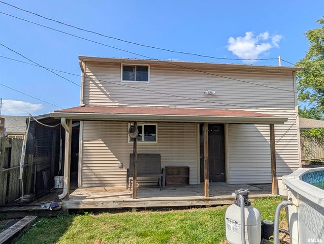 104 MEADOWVIEW Lane, Washington, IL 61571