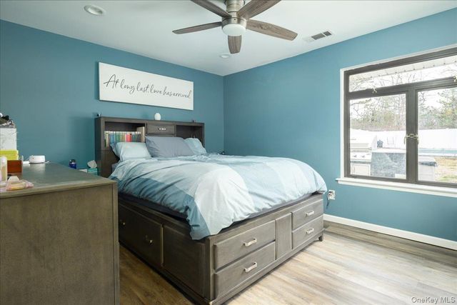 843 Greenbelt Parkway W, Holbrook, NY 11741