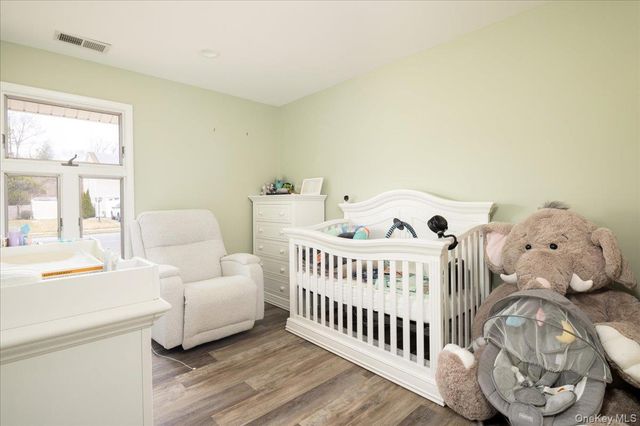 843 Greenbelt Parkway W, Holbrook, NY 11741