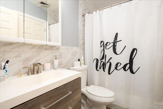 843 Greenbelt Parkway W, Holbrook, NY 11741