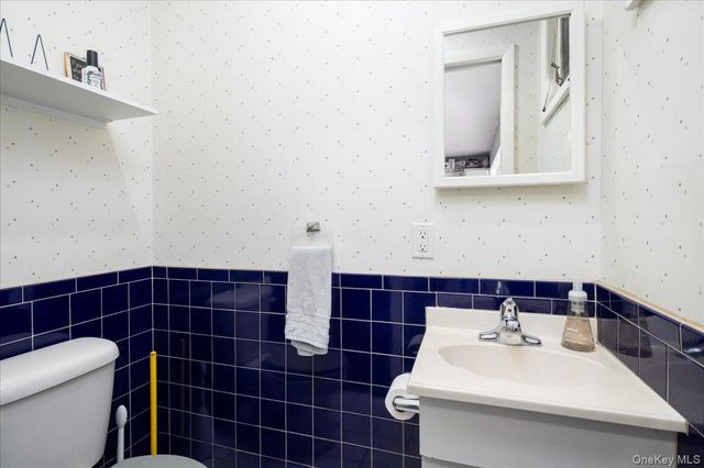 843 Greenbelt Parkway W, Holbrook, NY 11741