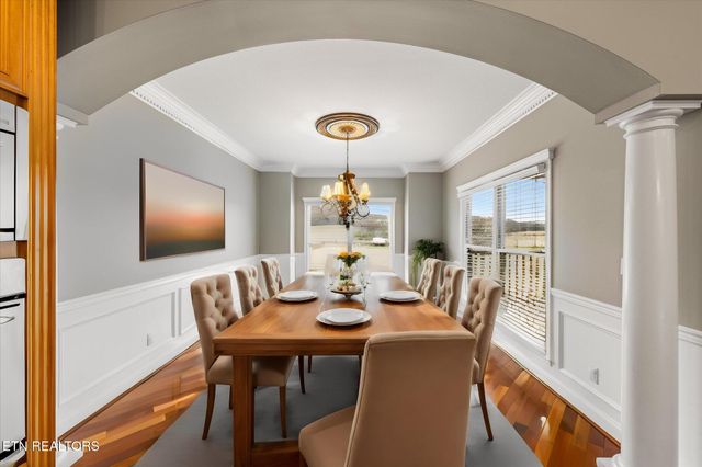 1811 Jordans Creek Way, Sevierville, TN 37876