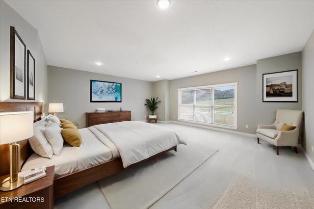 1811 Jordans Creek Way, Sevierville, TN 37876