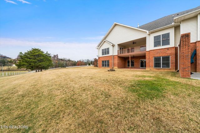 1811 Jordans Creek Way, Sevierville, TN 37876