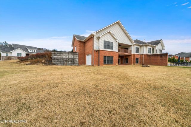 1811 Jordans Creek Way, Sevierville, TN 37876